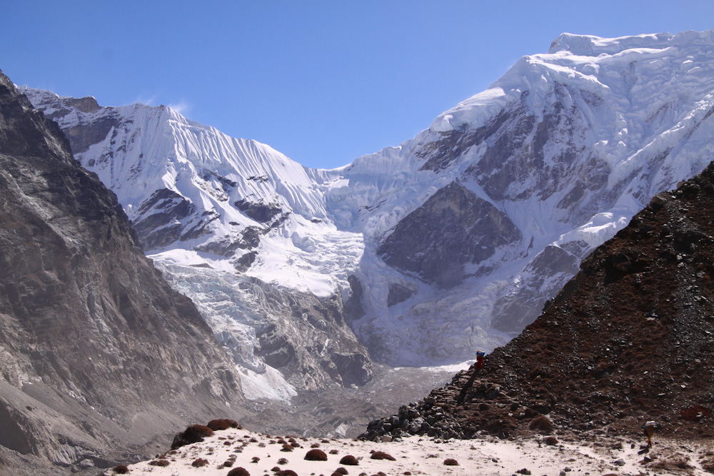 Ice-fall from Drolamboa Glacier to the Trakarding Glacier