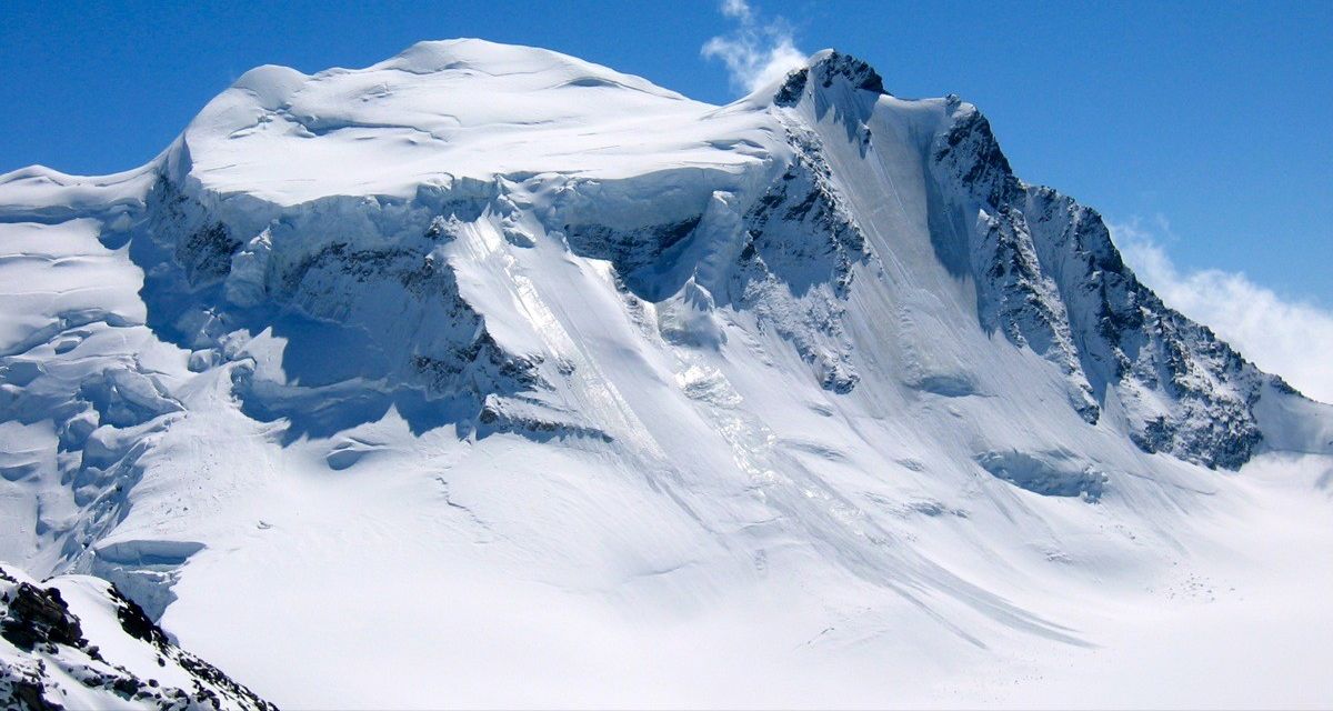 Grand Combin ( 4314 metres ) in the Swiss Alps