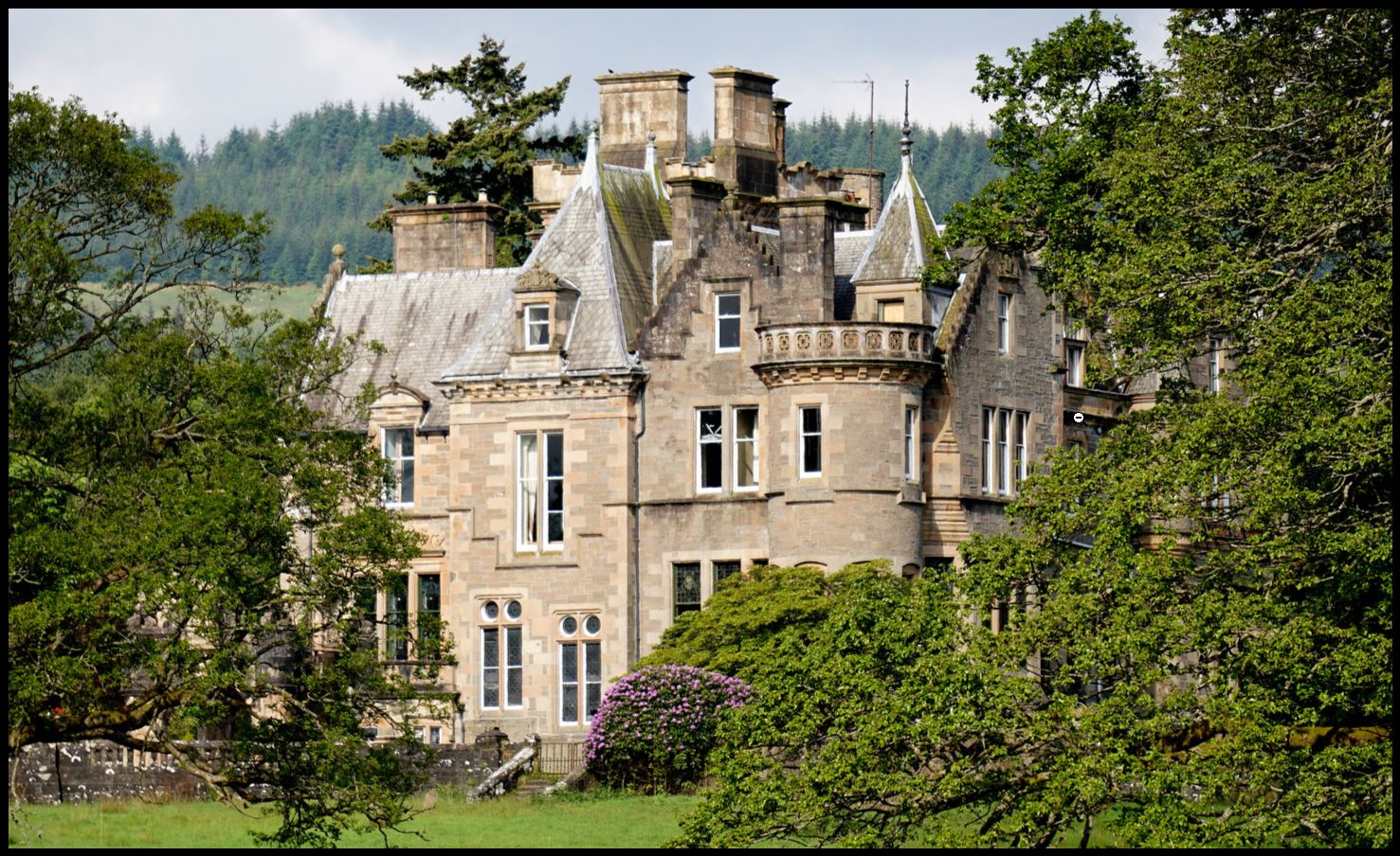 Auchendennan House