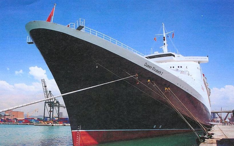 RMS Queen Elizabeth 2 ( QEII )