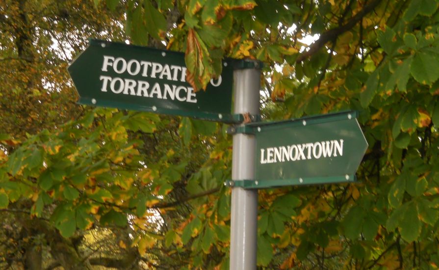 Signpost at Lennox Forest for the Right of Way to Torrance